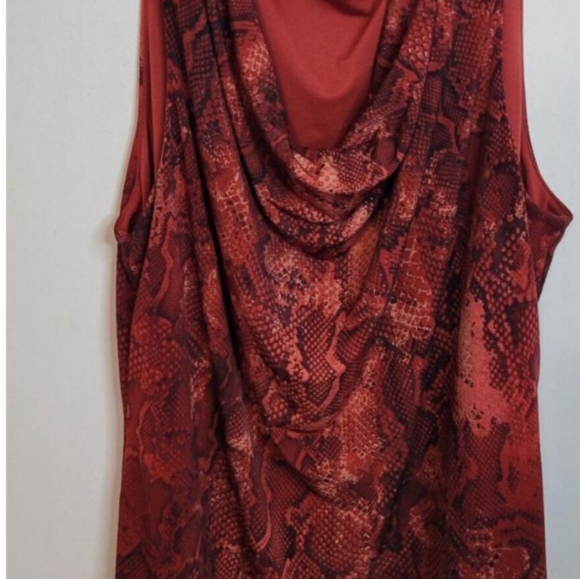 White House Black Market | Python-Print Top - Picture 12 of 16